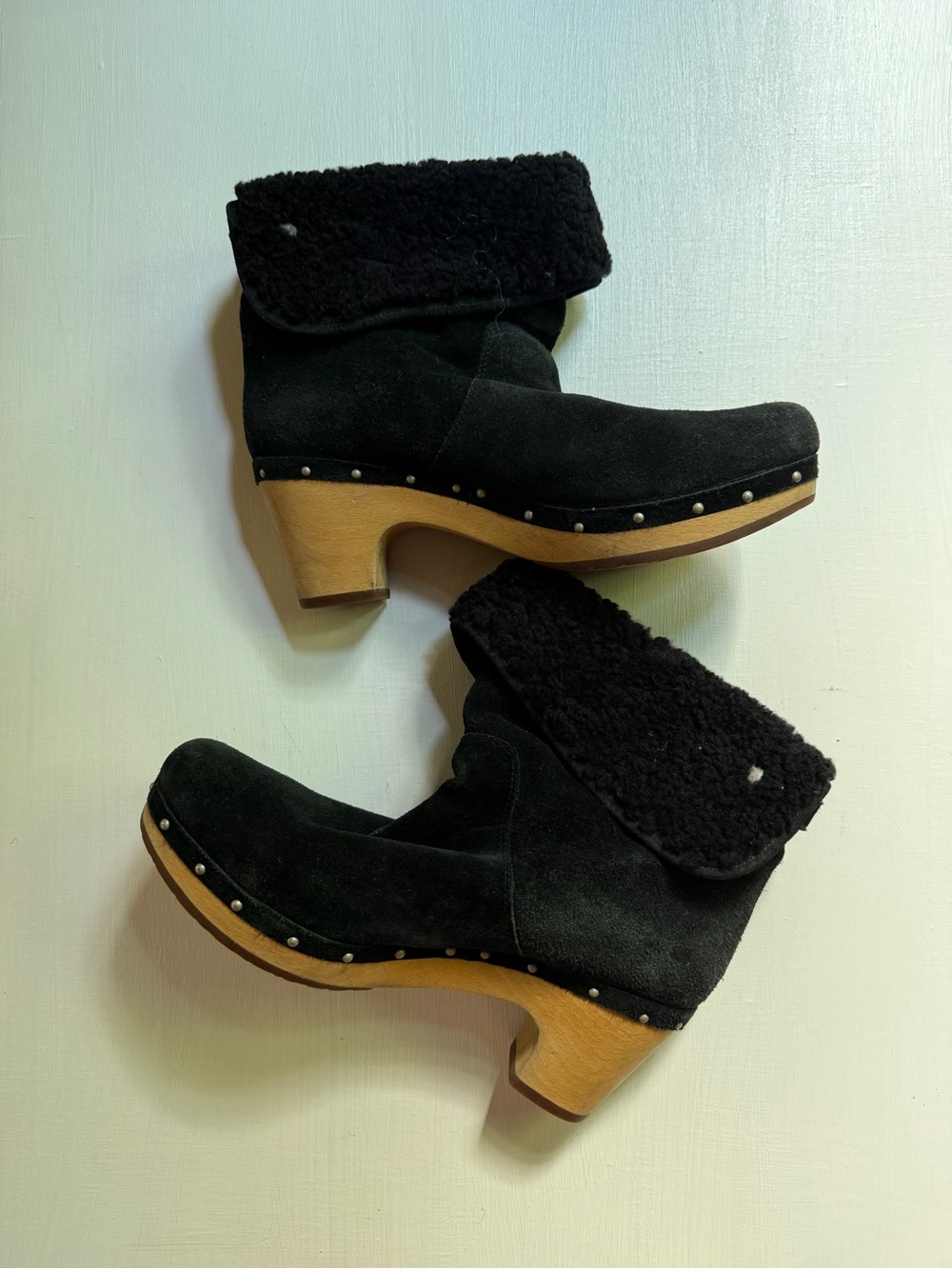 UGG Australia LYNNEA Black Suede Casual Wood Clog Heeled Booties Size 10 Studded